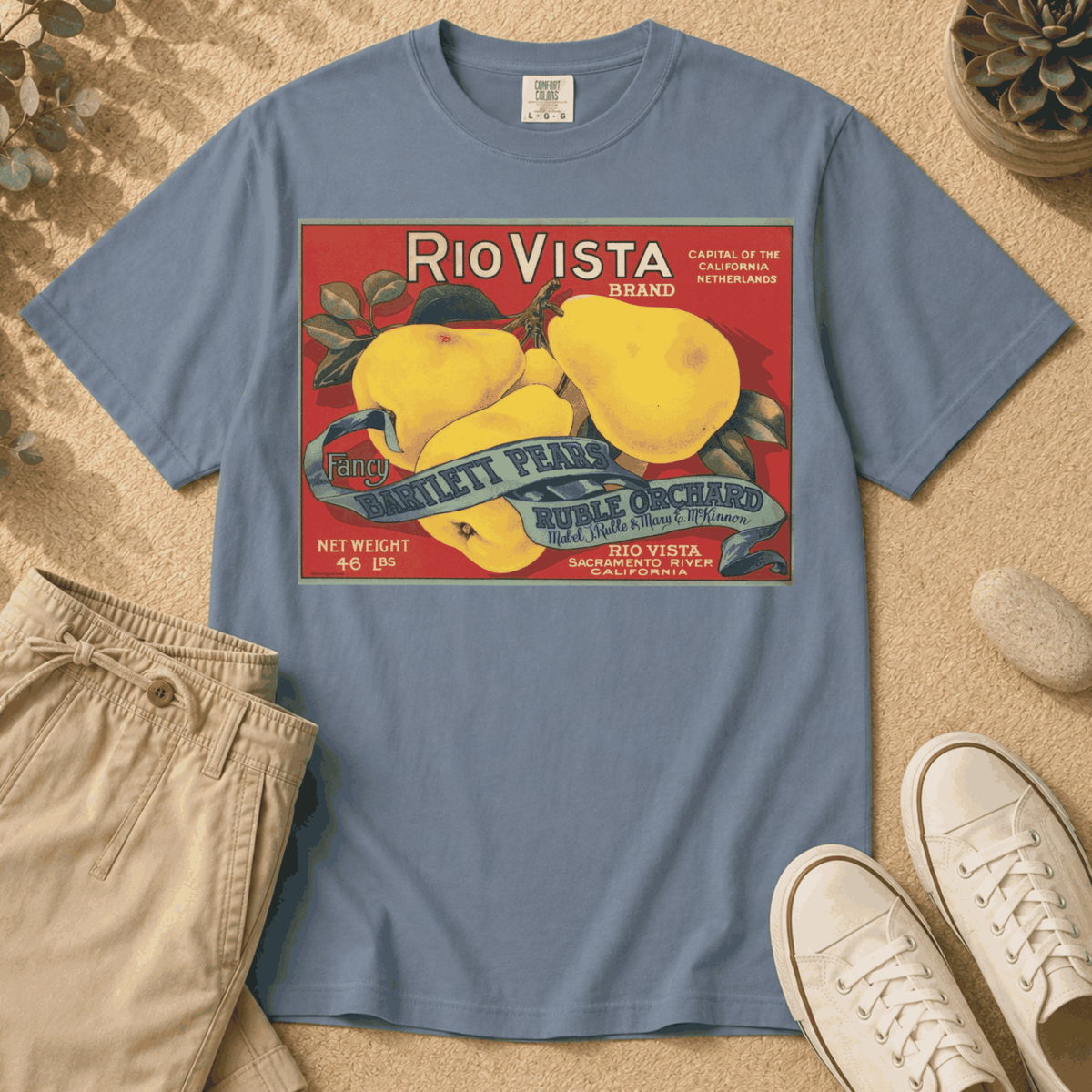 T-Shirt — Vintage Rio Vista Pears Fruit Crate Label Graphic Tee